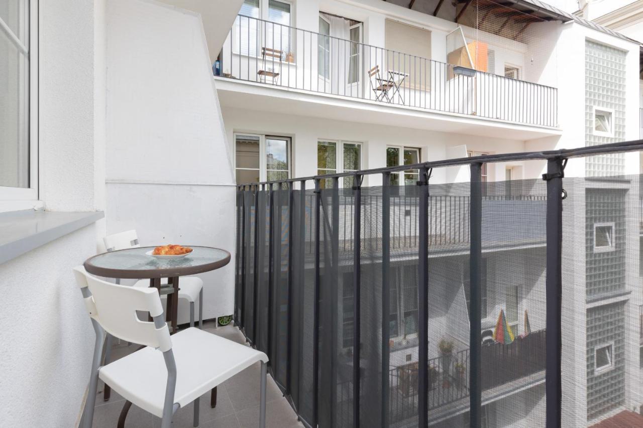 Miodowa Apartment Krasinski Garden Warsaw By Noclegi Renters Экстерьер фото